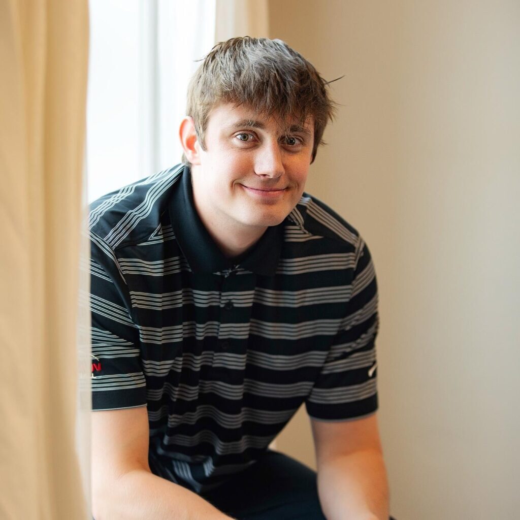 cropped_square_head_visible